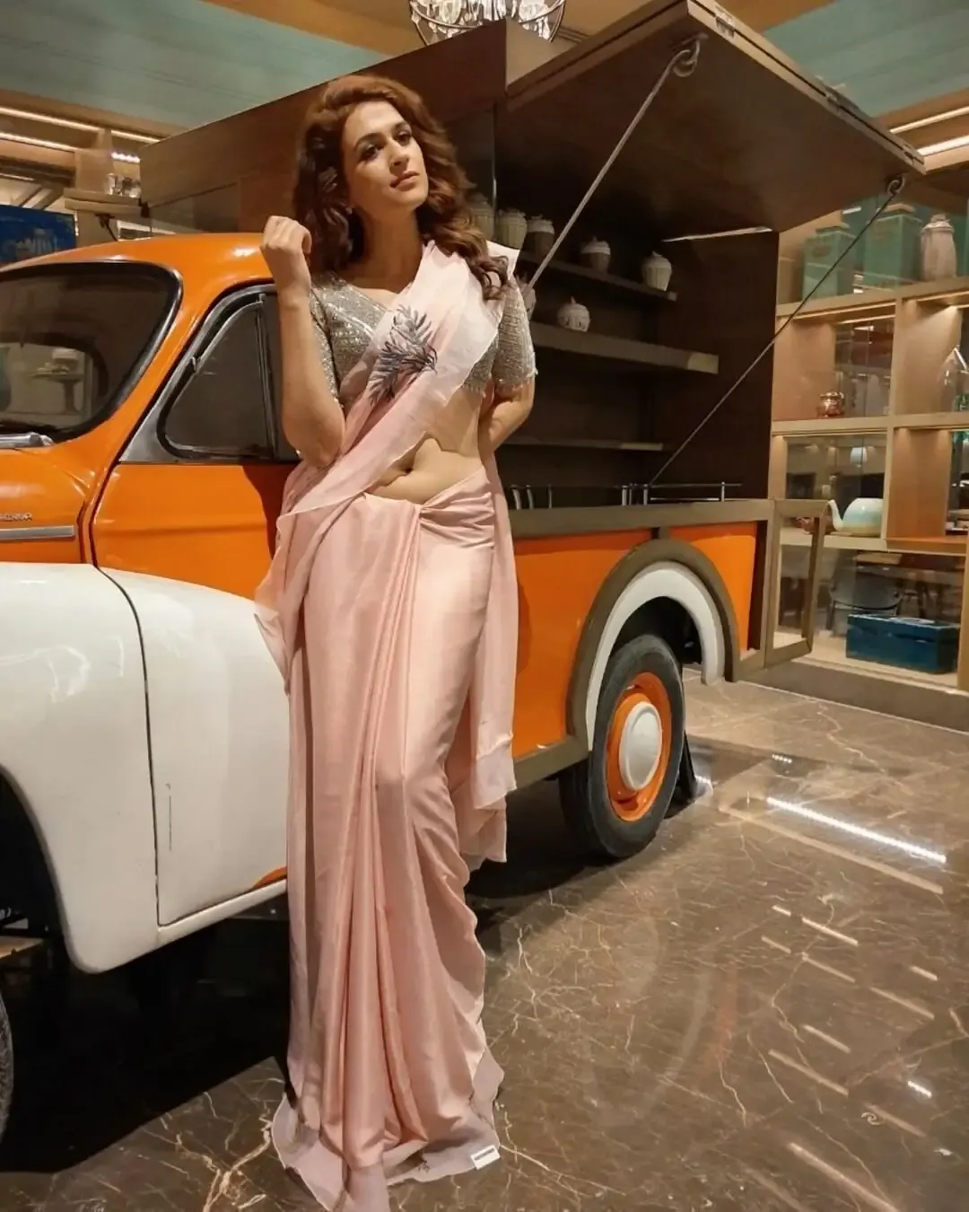 south indian model shraddha das photoshoot in pink saree